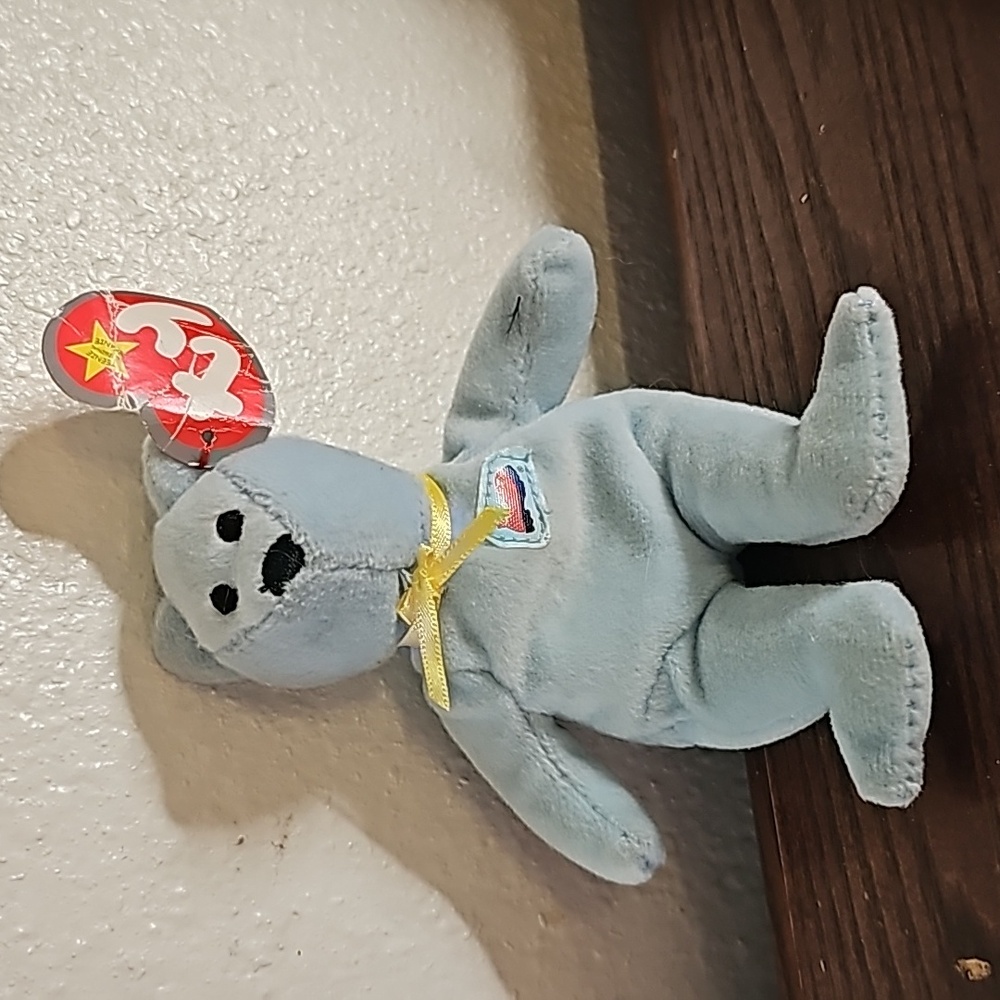 2004 McDonald's Happy Meal Ty Beanie Baby "BIG RED SHOE THE BEAR"